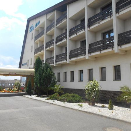 Hotel Bitov Bagian luar foto
