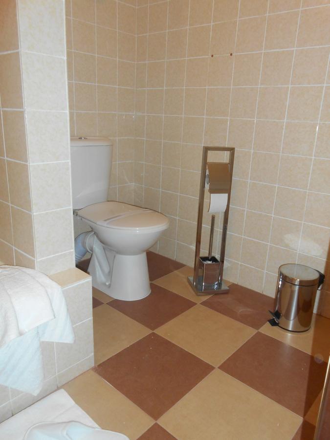 Hotel Bitov Bagian luar foto