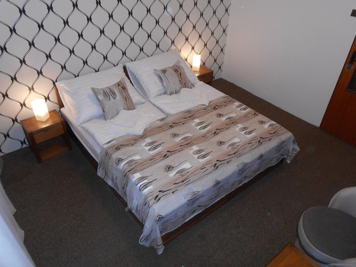 Hotel Bitov Bagian luar foto