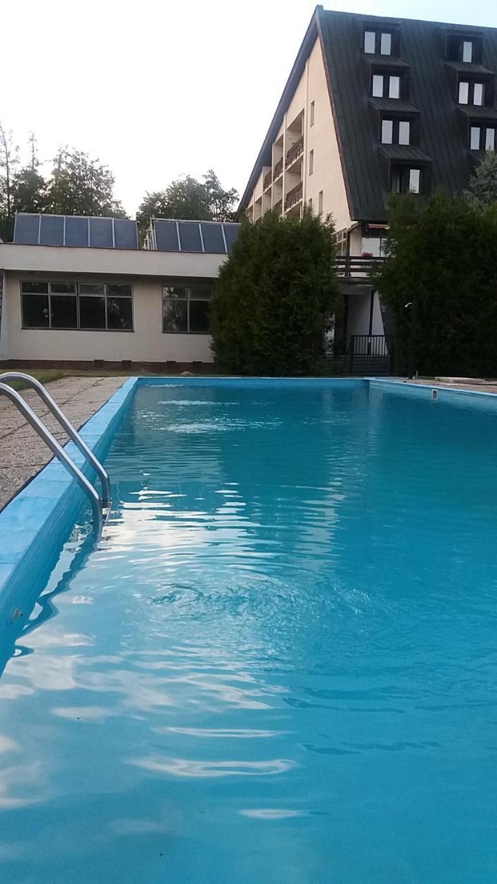 Hotel Bitov Bagian luar foto